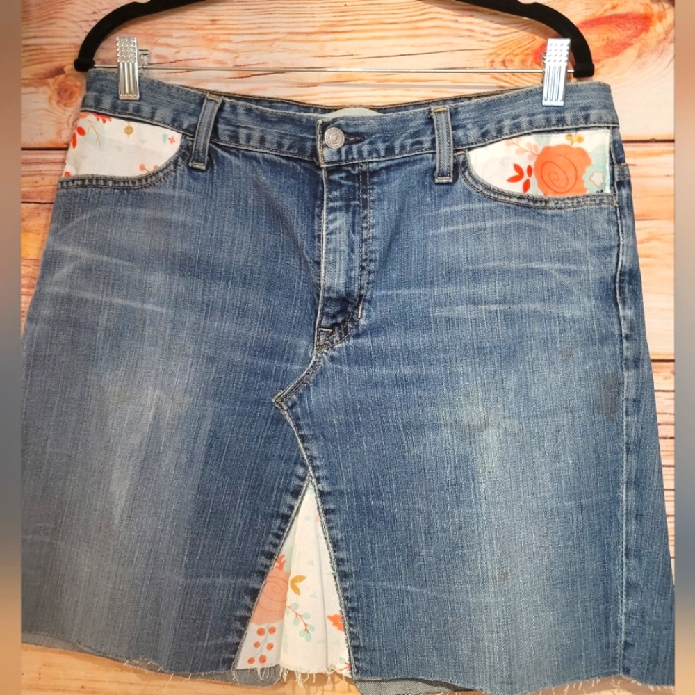 UPCYCLED HANDMADE "GAP"  PASTEL FLORAL EMBELLISHED Denim Skirt!🧡